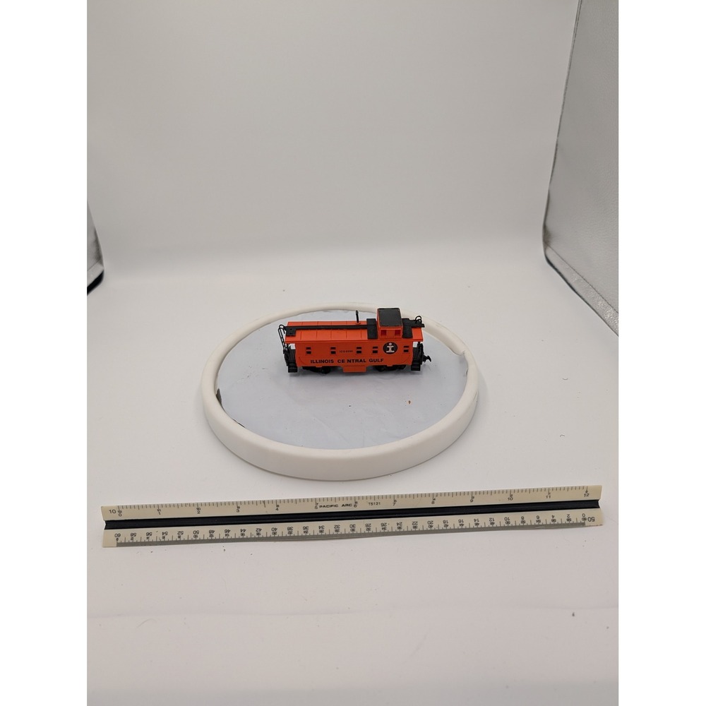 Bachmann HO Scale Illinois Central‎ Gulf ICG 9599 Wide Vision Caboose Orange